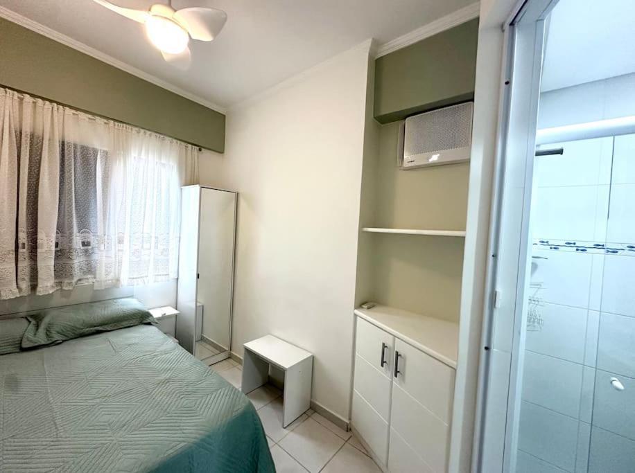 Golden Apto 6 - Cond Beira Mar, 3 Dorm, 2 Suites, Ar-cond, Wi-fi, 2 Garagens, Piscina * Guarujá